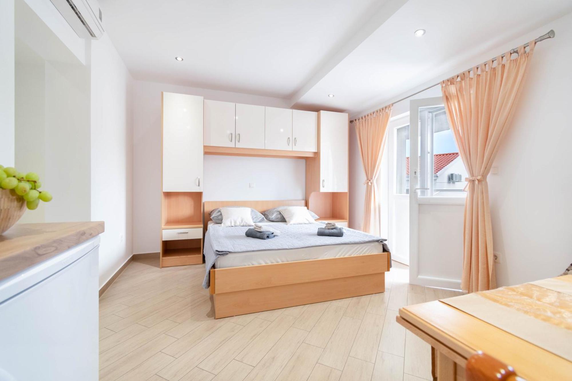 Studio Apartmani Dora Makarska Eksteriør bilde