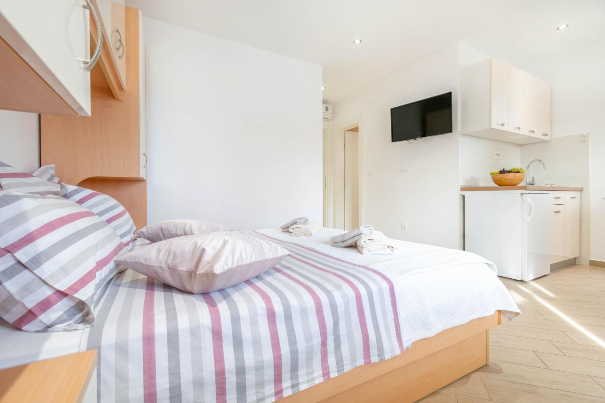 Studio Apartmani Dora Makarska Eksteriør bilde