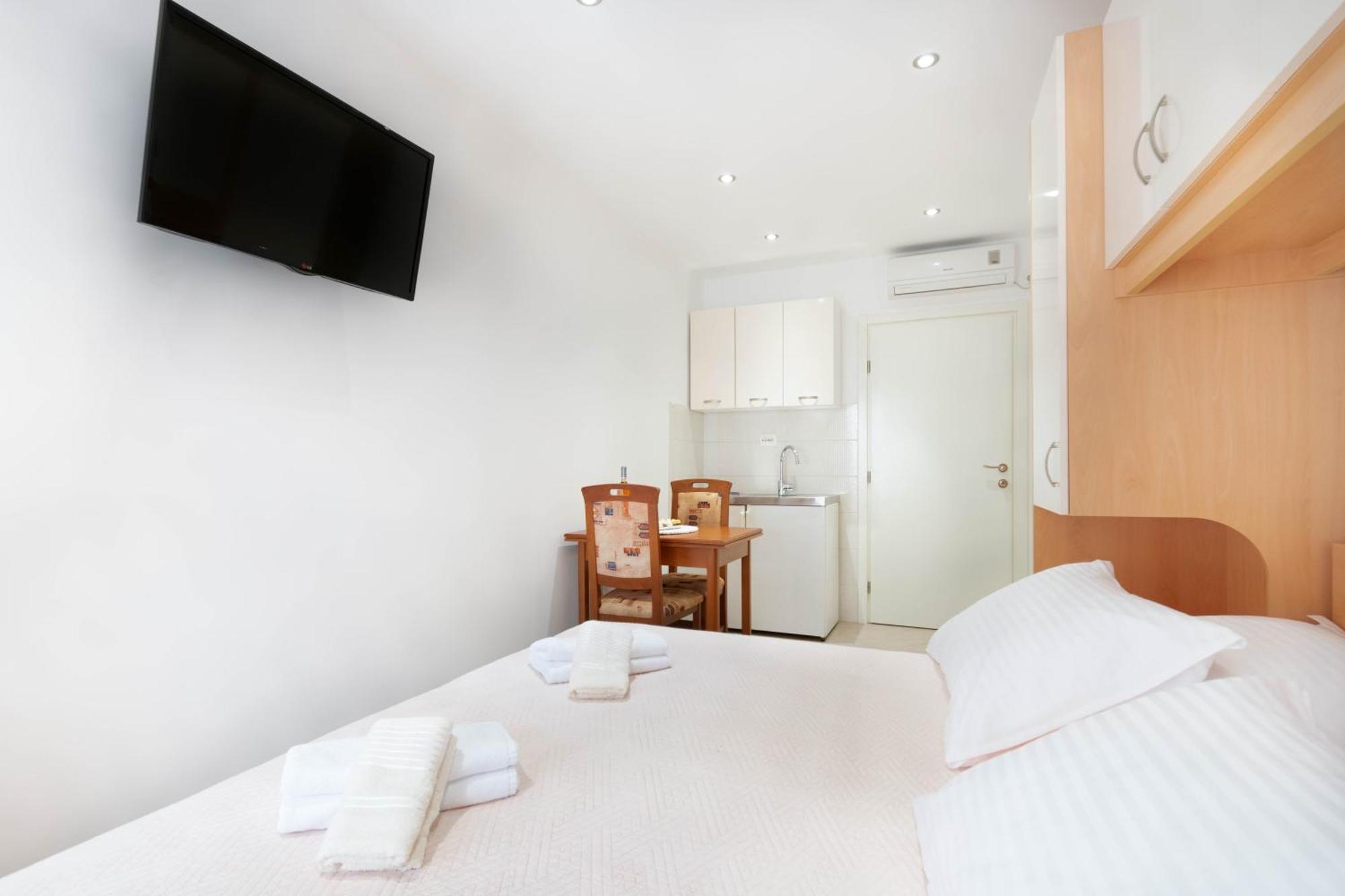 Studio Apartmani Dora Makarska Eksteriør bilde