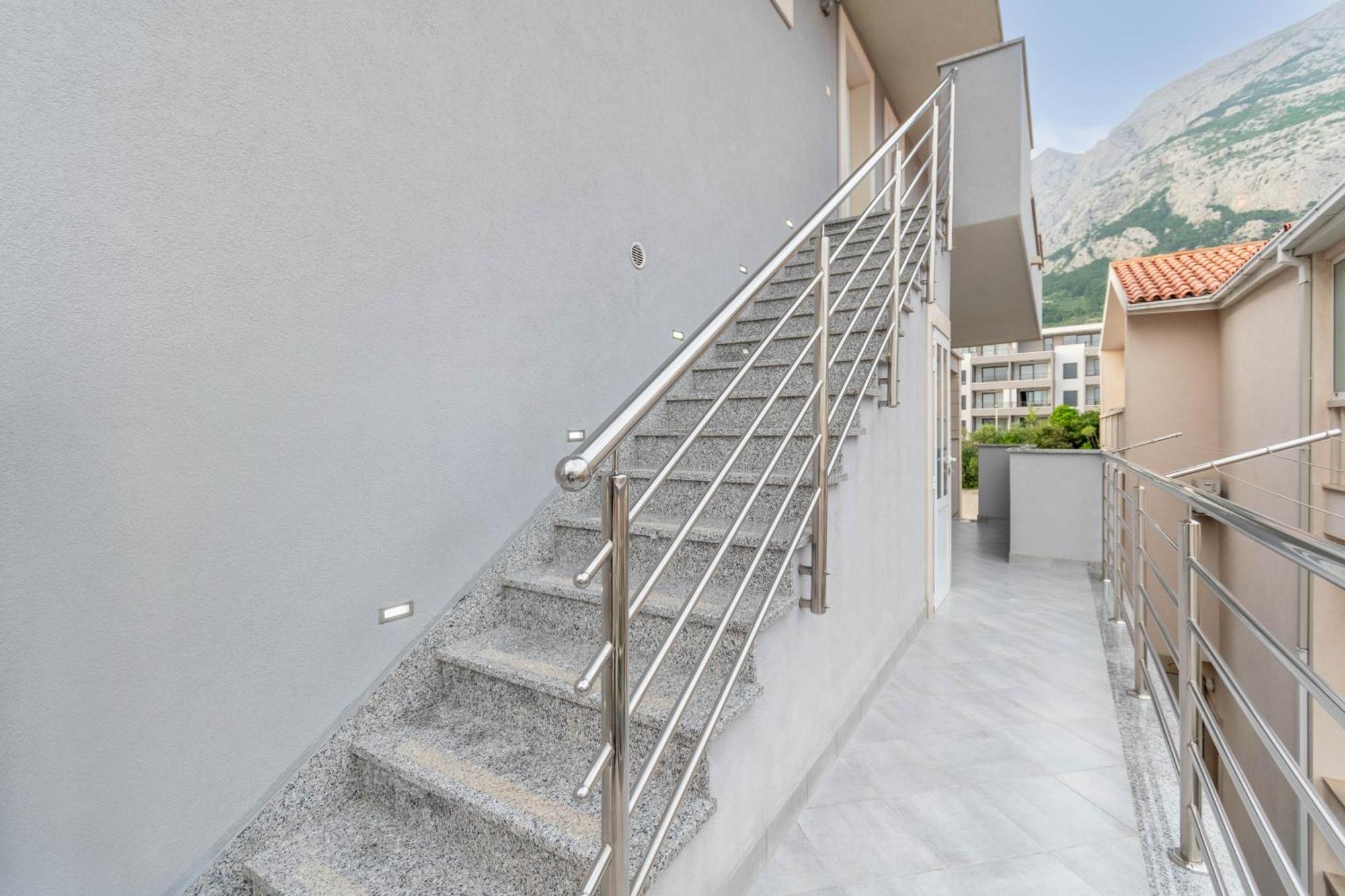 Studio Apartmani Dora Makarska Eksteriør bilde