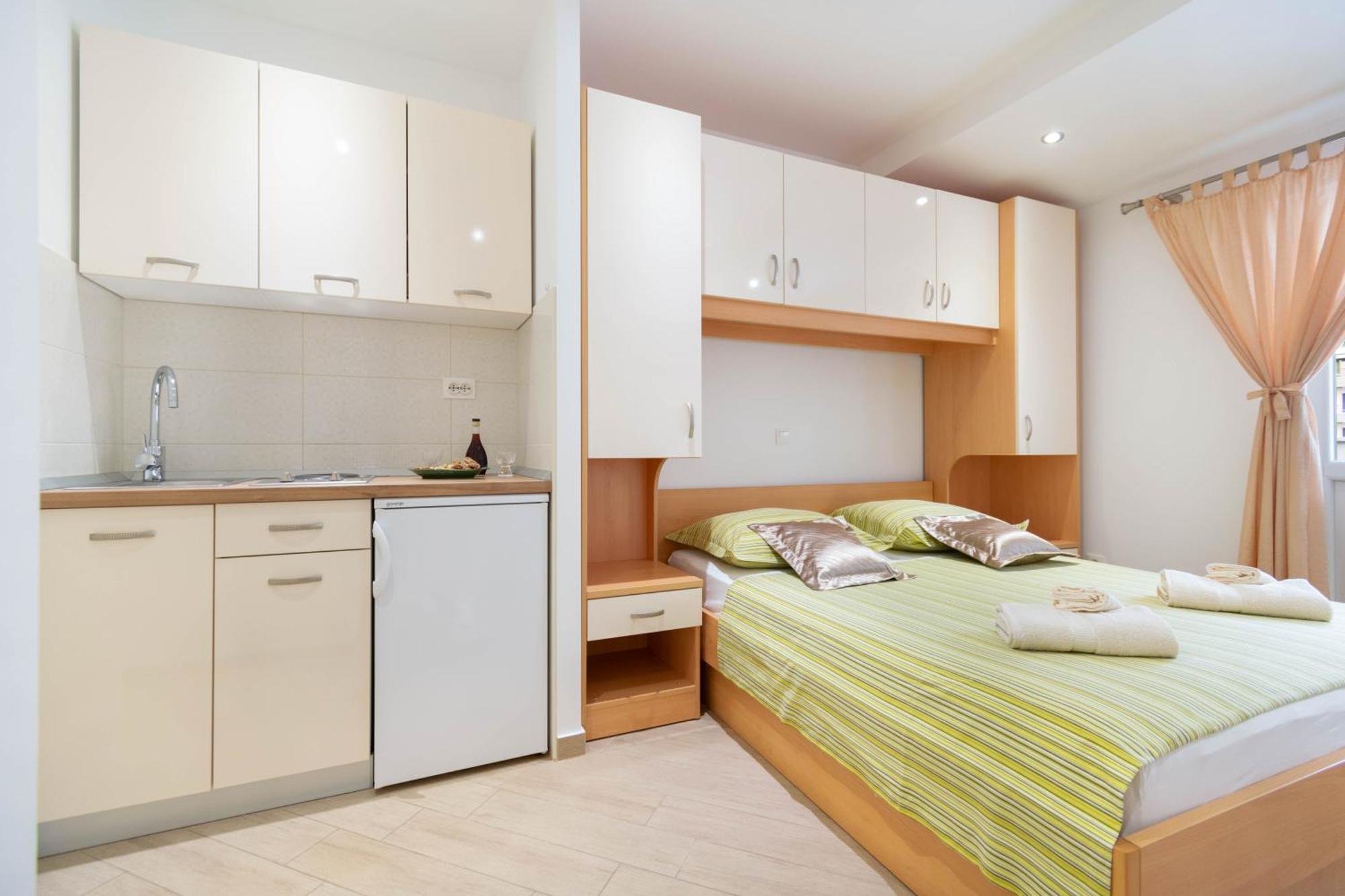 Studio Apartmani Dora Makarska Eksteriør bilde
