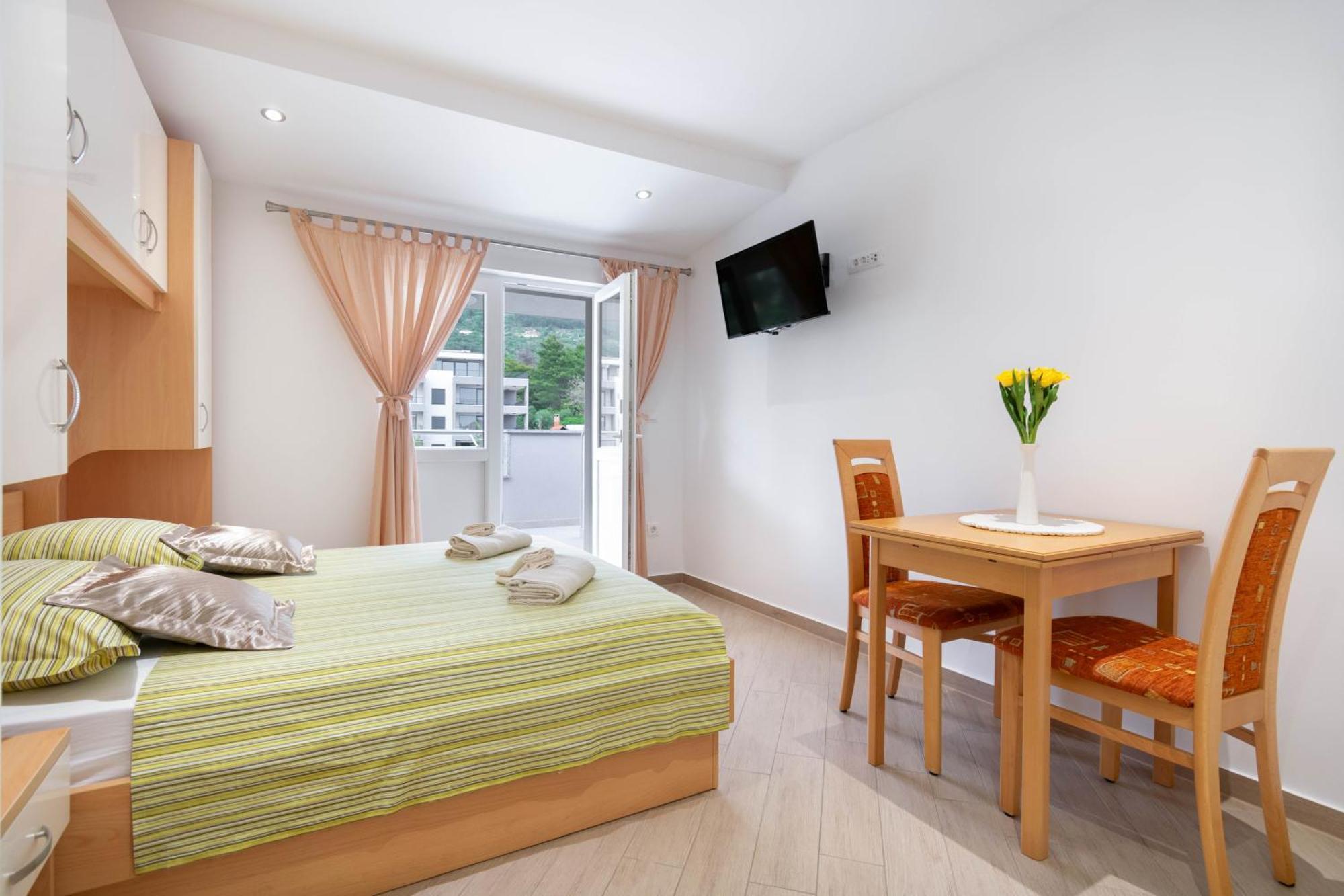 Studio Apartmani Dora Makarska Eksteriør bilde
