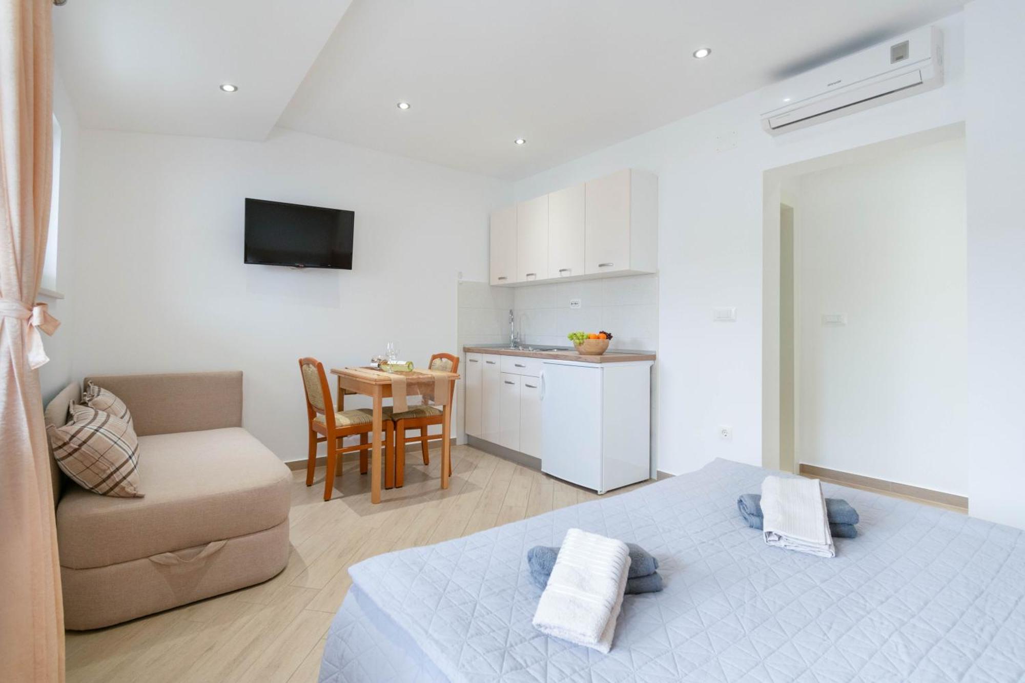 Studio Apartmani Dora Makarska Eksteriør bilde