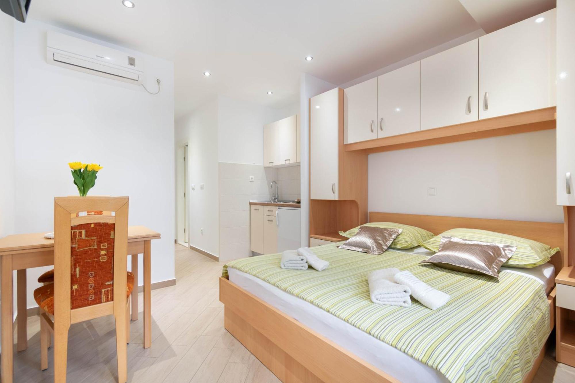 Studio Apartmani Dora Makarska Eksteriør bilde
